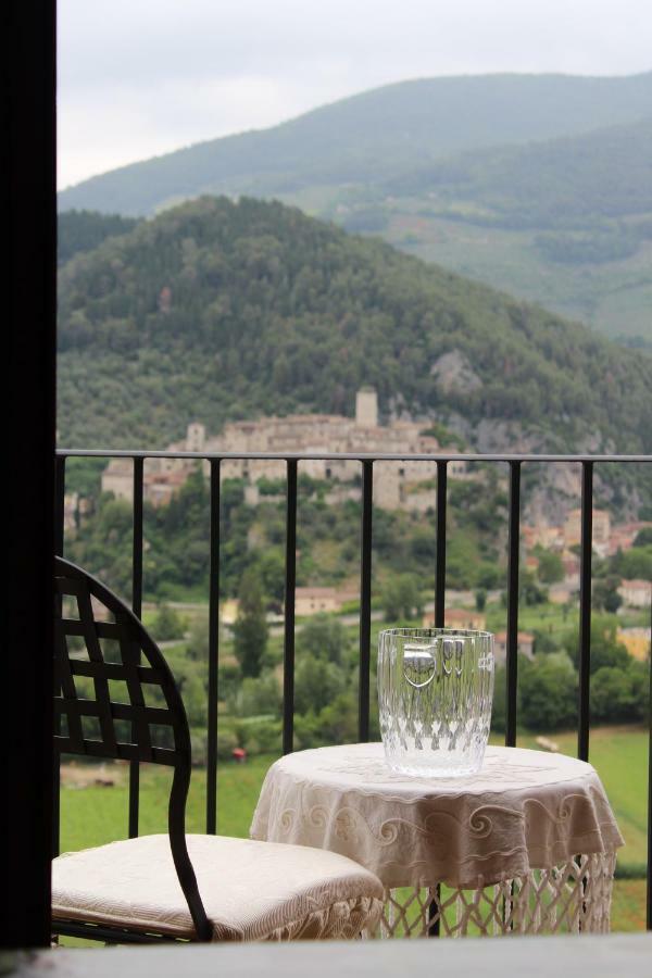 Il Castello Sul Lago Arrone Exteriér fotografie